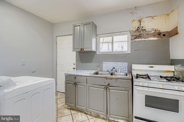 3525 E FAIRMOUNT AVE, Baltimore, MD 21224