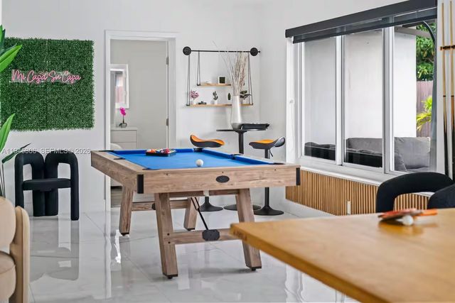 700 NW 9th Ct, Hallandale Beach, FL 33009