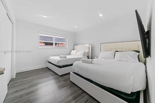 700 NW 9th Ct, Hallandale Beach, FL 33009