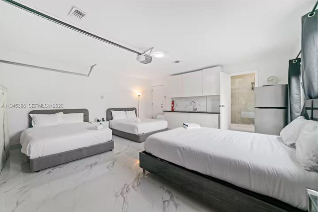 700 NW 9th Ct, Hallandale Beach, FL 33009