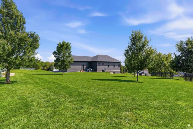 1104 Mill Knoll Terrace, Manhattan, KS 66503