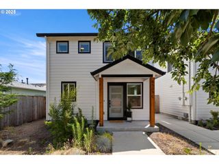 6505 Se CLATSOP St C, Portland, OR 97206