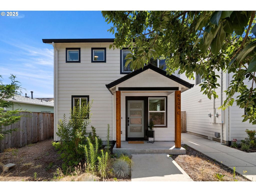 6505 Se CLATSOP St C, Portland, OR 97206