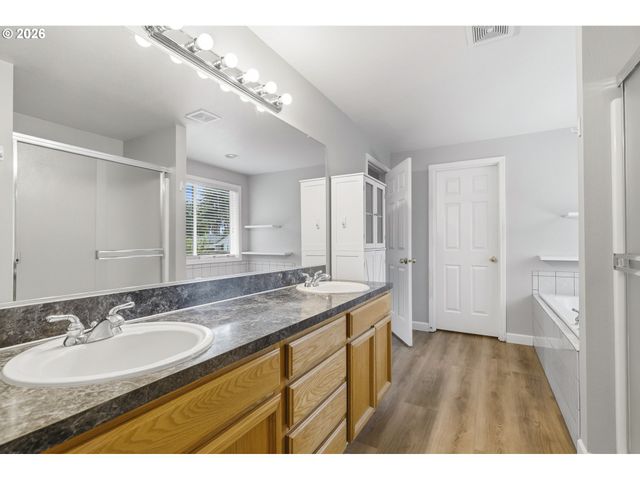 2619 Sw 11TH St, Battle Ground, WA 98604