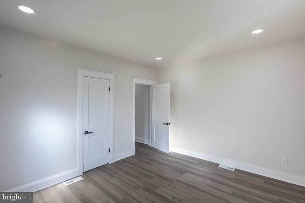 Image 11 of property listing at 3304 WESTFIELD AVE, Baltimore, MD 21214