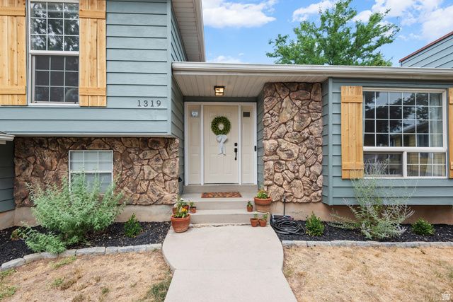 1319 RAINBOW CIR, Layton, UT 84040