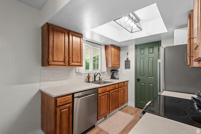 1319 RAINBOW CIR, Layton, UT 84040