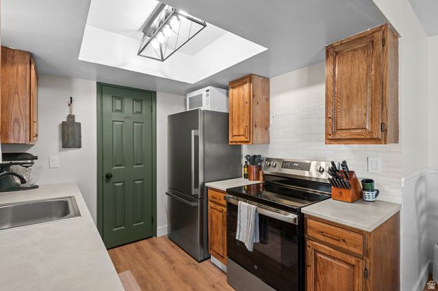 1319 RAINBOW CIR, Layton, UT 84040