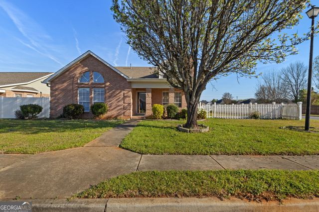 87 Park Ln, Warner Robins, GA 31093