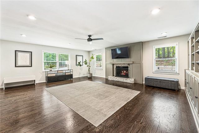 109 Juniper Street, Roswell, GA 30075