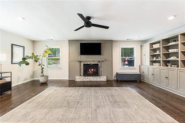 109 Juniper Street, Roswell, GA 30075