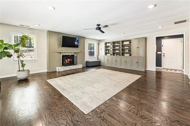 109 Juniper Street, Roswell, GA 30075