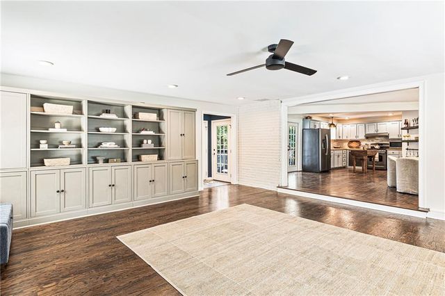 109 Juniper Street, Roswell, GA 30075