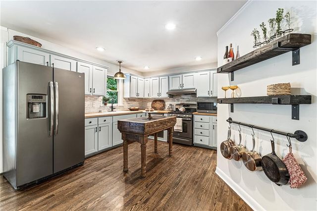 109 Juniper Street, Roswell, GA 30075