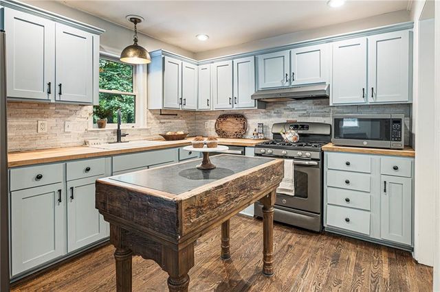 109 Juniper Street, Roswell, GA 30075