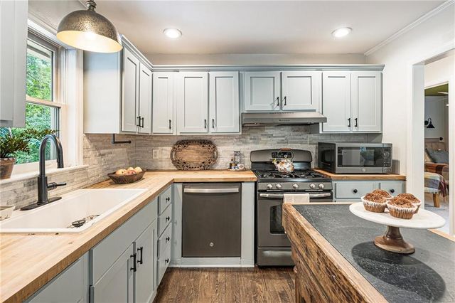 109 Juniper Street, Roswell, GA 30075