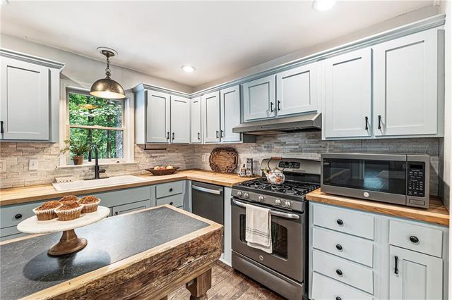 109 Juniper Street, Roswell, GA 30075