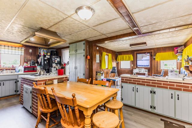 10475 N State Road 13, North Manchester, IN 46962