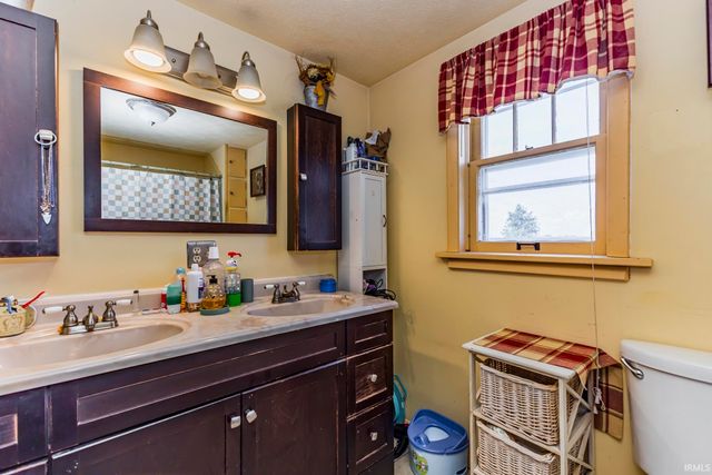 10475 N State Road 13, North Manchester, IN 46962