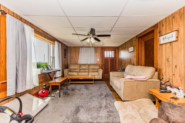 10475 N State Road 13, North Manchester, IN 46962