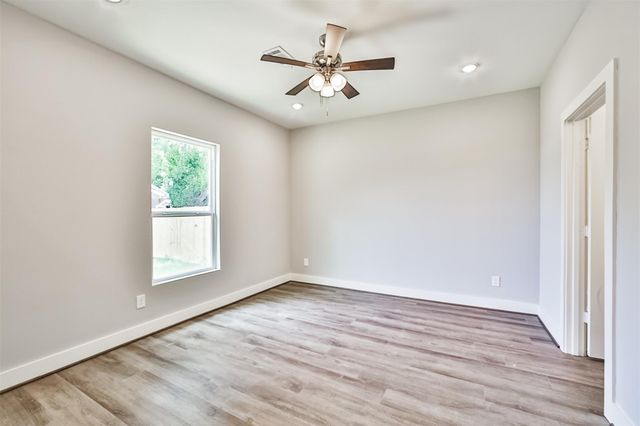 440 Ave B, La Marque, TX 77568