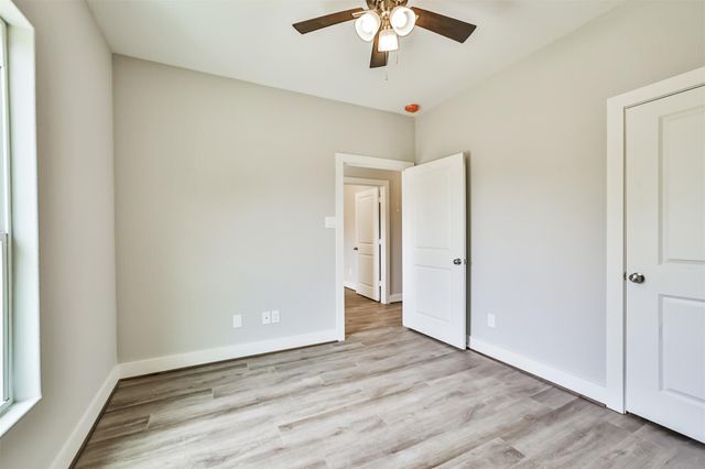 440 Ave B, La Marque, TX 77568