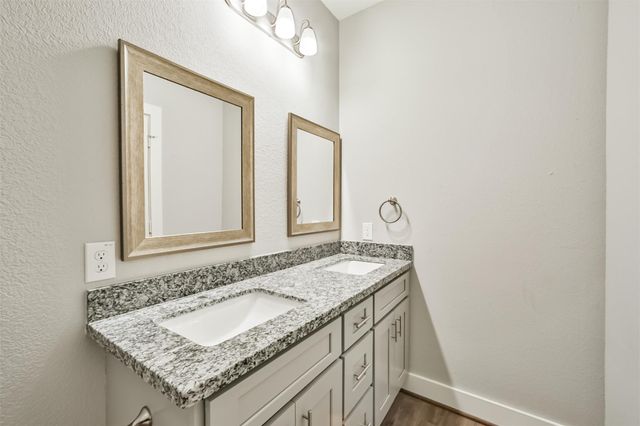 440 Ave B, La Marque, TX 77568