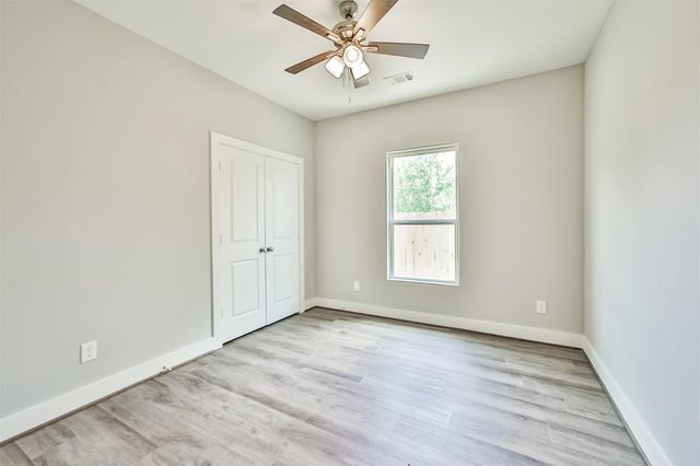 440 Ave B, La Marque, TX 77568
