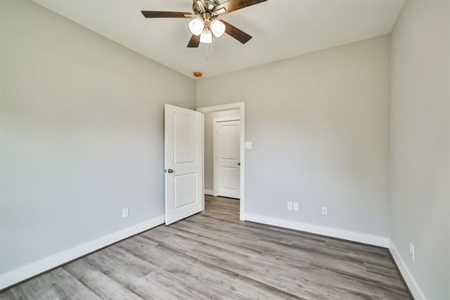 440 Ave B, La Marque, TX 77568