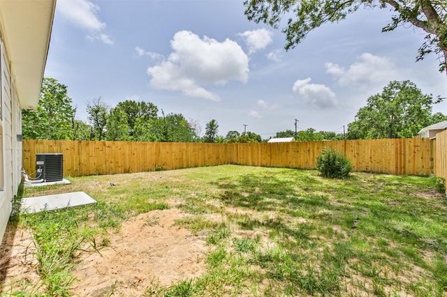 440 Ave B, La Marque, TX 77568