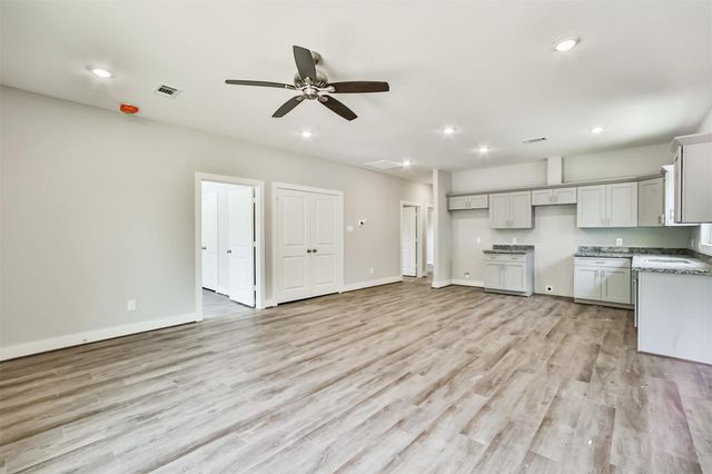440 Ave B, La Marque, TX 77568
