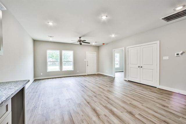 440 Ave B, La Marque, TX 77568