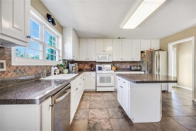 1307 Regatta Way, Mcdonough, GA 30252