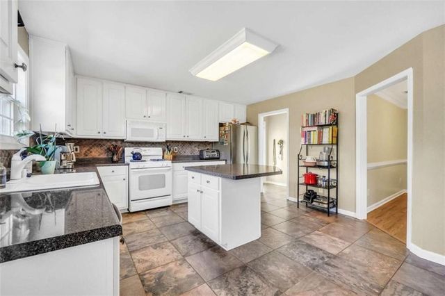 1307 Regatta Way, Mcdonough, GA 30252