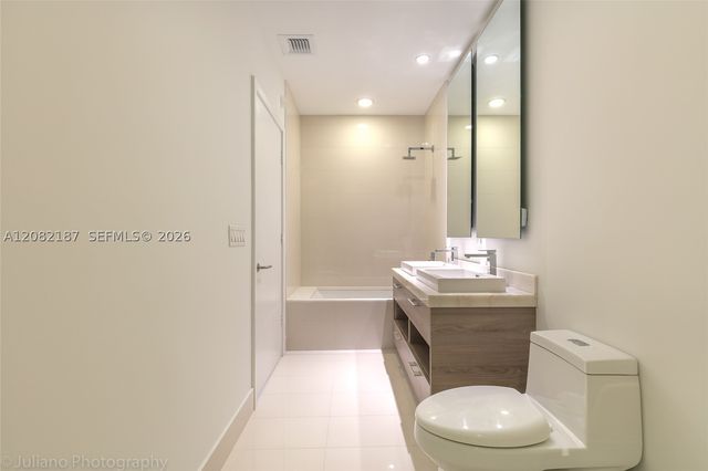 1300 S Miami Ave PH5101, Miami, FL 33130
