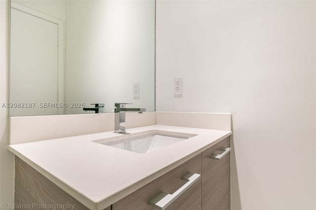 1300 S Miami Ave PH5101, Miami, FL 33130