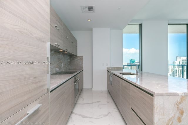 1300 S Miami Ave PH5101, Miami, FL 33130