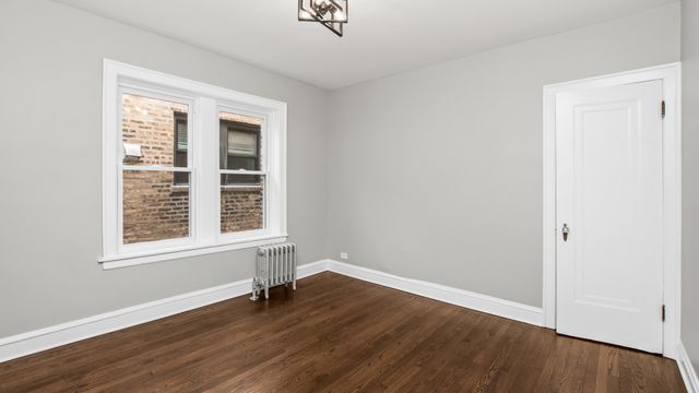 5637 N Christiana Avenue, Chicago, IL 60659