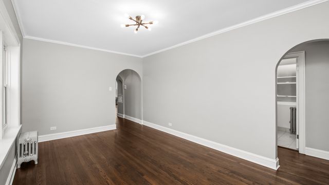 5637 N Christiana Avenue, Chicago, IL 60659