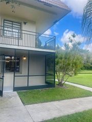 403 Lakeview Drive 106, Weston, FL 33326