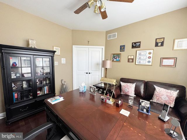 3 BARLEYCORN DR, Broomall, PA 19008