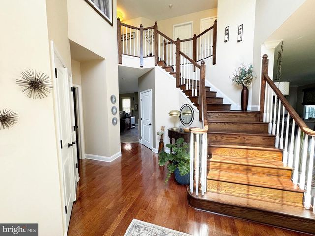3 BARLEYCORN DR, Broomall, PA 19008