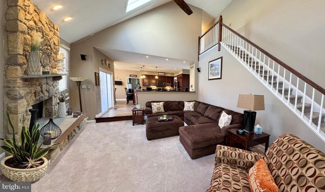 3 BARLEYCORN DR, Broomall, PA 19008