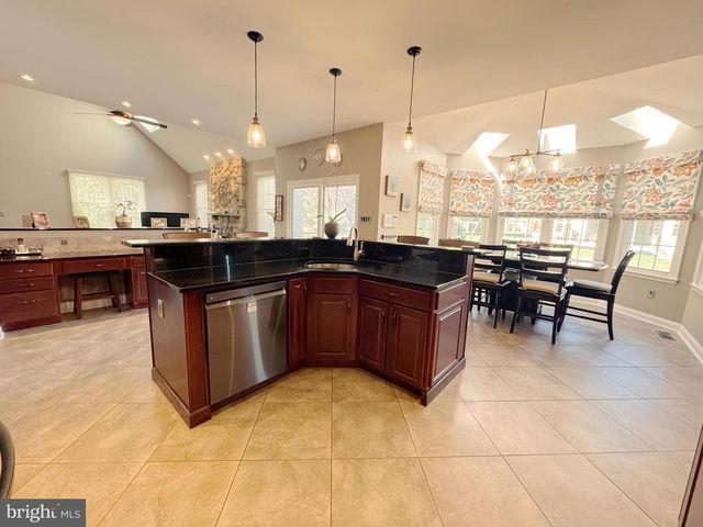 3 BARLEYCORN DR, Broomall, PA 19008