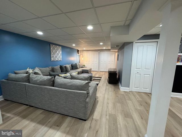 3 BARLEYCORN DR, Broomall, PA 19008