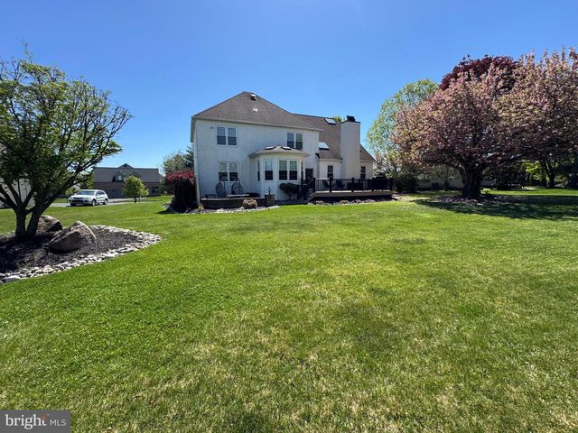 3 BARLEYCORN DR, Broomall, PA 19008