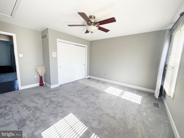 3 BARLEYCORN DR, Broomall, PA 19008