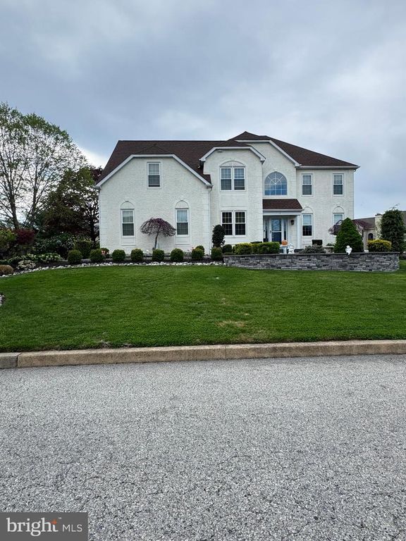 3 BARLEYCORN DR, Broomall, PA 19008