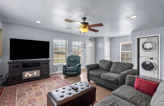 620 6th Street, Dickinson, TX 77539