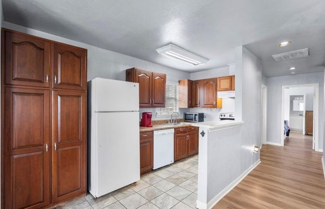 620 6th Street, Dickinson, TX 77539